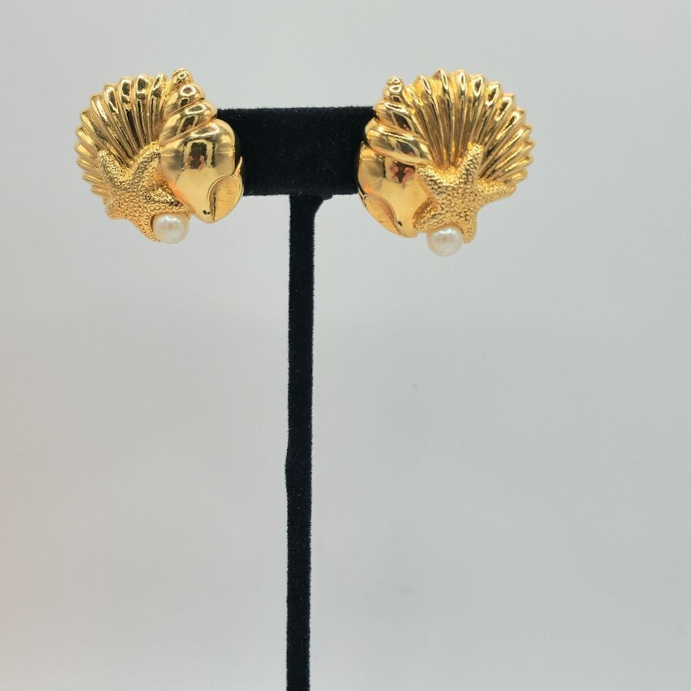 Vintage Gold Sea shell pearl earrings